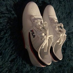 Fila shoes ( never worn)